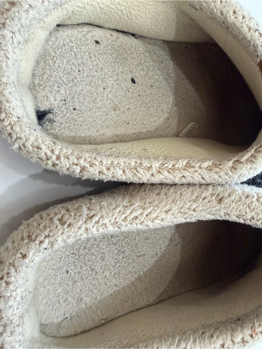 Slippers - Picture 3 of 3
